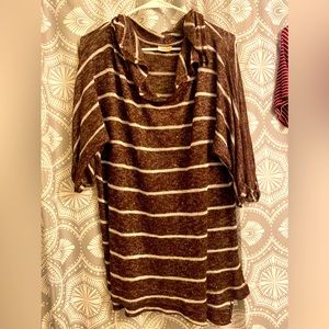 Women’s XL sweater with hood